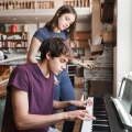 friends-playing-piano