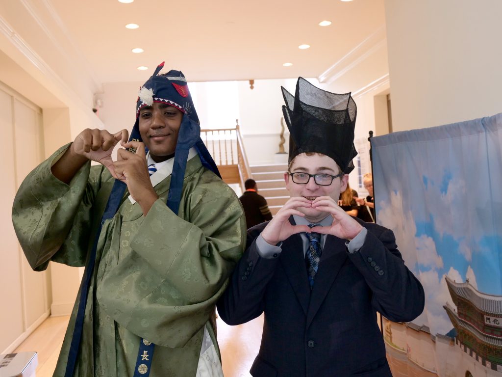 Teen Ambassadors visit the Korean Cultural Center in Washington DC